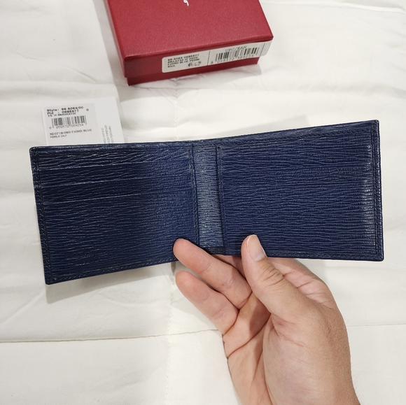 Ferragamo Mens Wallet - Picture 5 of 9